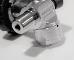 Interspiro kran M18 300 bar 90&#176; sprenblekk